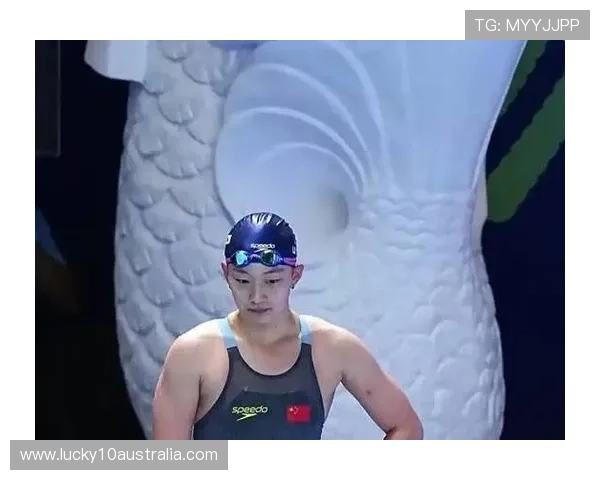 鲁星辰以27秒74创个人最佳成绩荣获女子50米仰泳银牌刷新中国泳坛历史